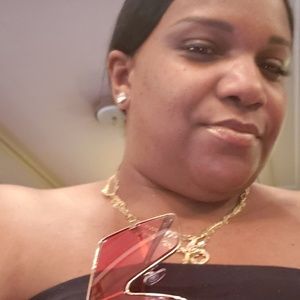 Meet your Posher, Kera